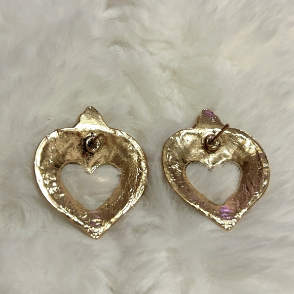 Elegant Gold tone Heart Earrings - Picture 2 of 2